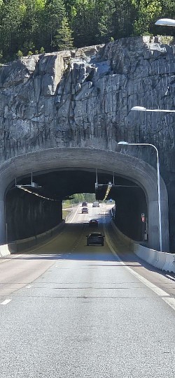 Dies wird meine aller erste Tunneldurchfahrt in Schweden.