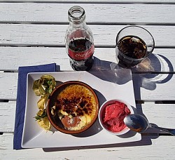 Efterrätt i hamnrestaurangen